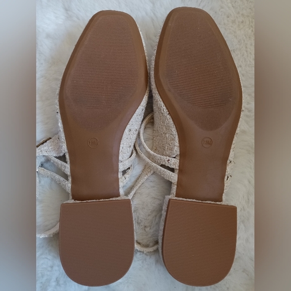 Tahari Sandals - Picture 7 of 7